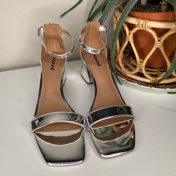 Abound Silver Metallic Block Heel Sandals, Square Toe Ankle Strap 9M - Picture 4 of 15